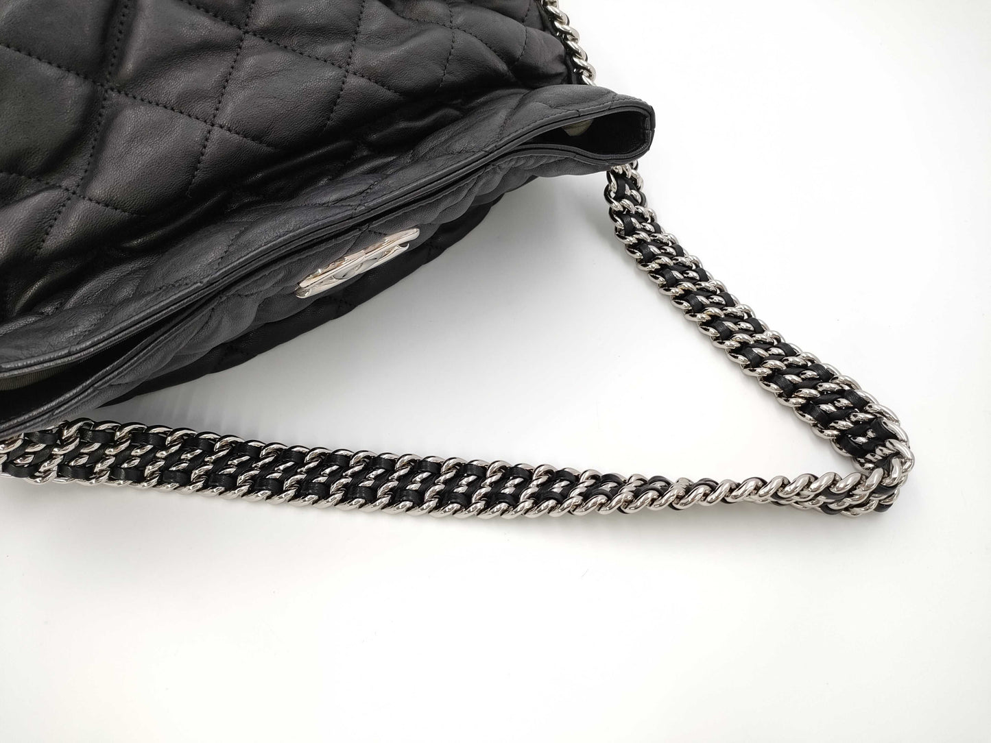 CHANEL Lambskin Round Chain Shoulder Bag