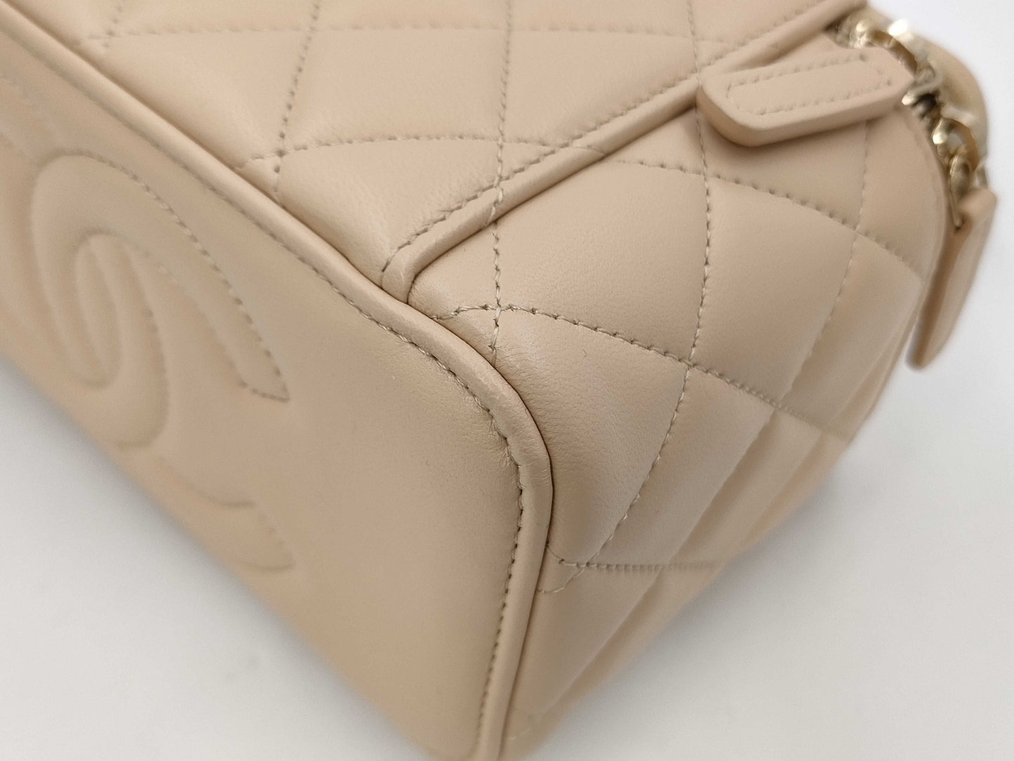CHANEL Matelasse Vanity Case AP2199 Vanity Bag