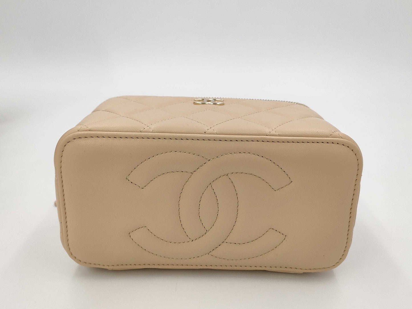 CHANEL Matelasse Vanity Case AP2199 Vanity Bag