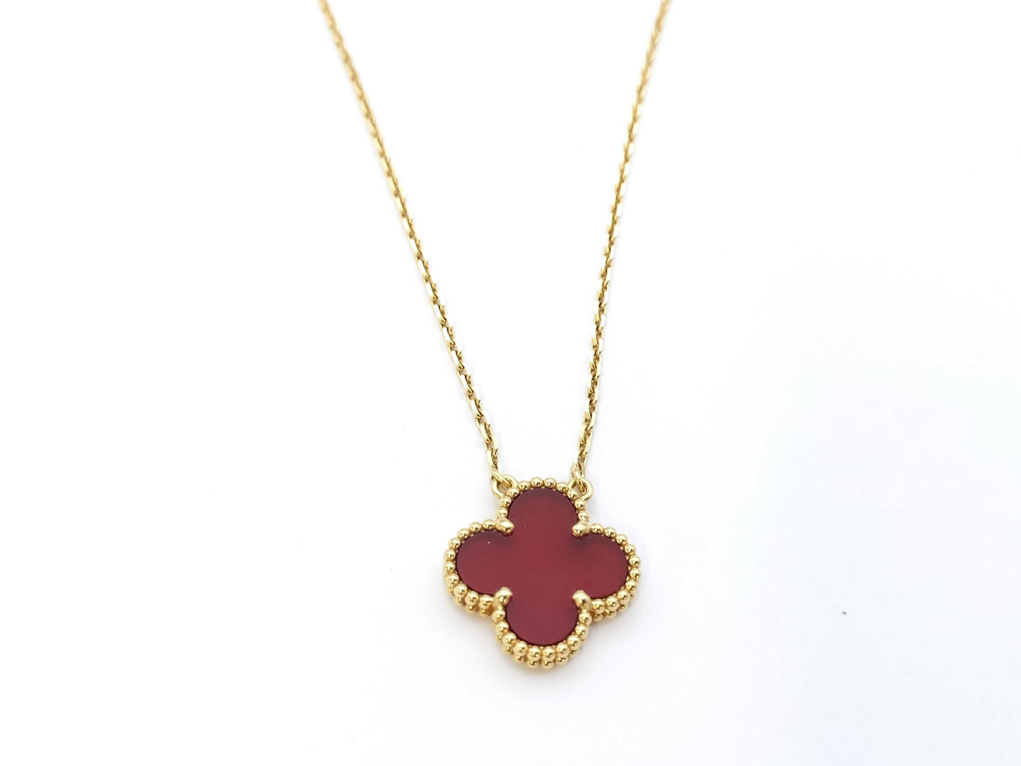 Van Cleef & Arpels Vintage Alhambra Carnelian Necklace in Yellow Gold and Au750, 5.2g