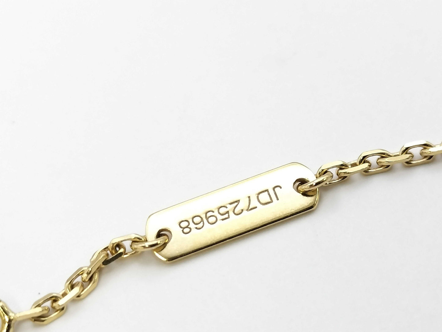 Van Cleef & Arpels Vintage Alhambra Carnelian Necklace in Yellow Gold and Au750, 5.2g