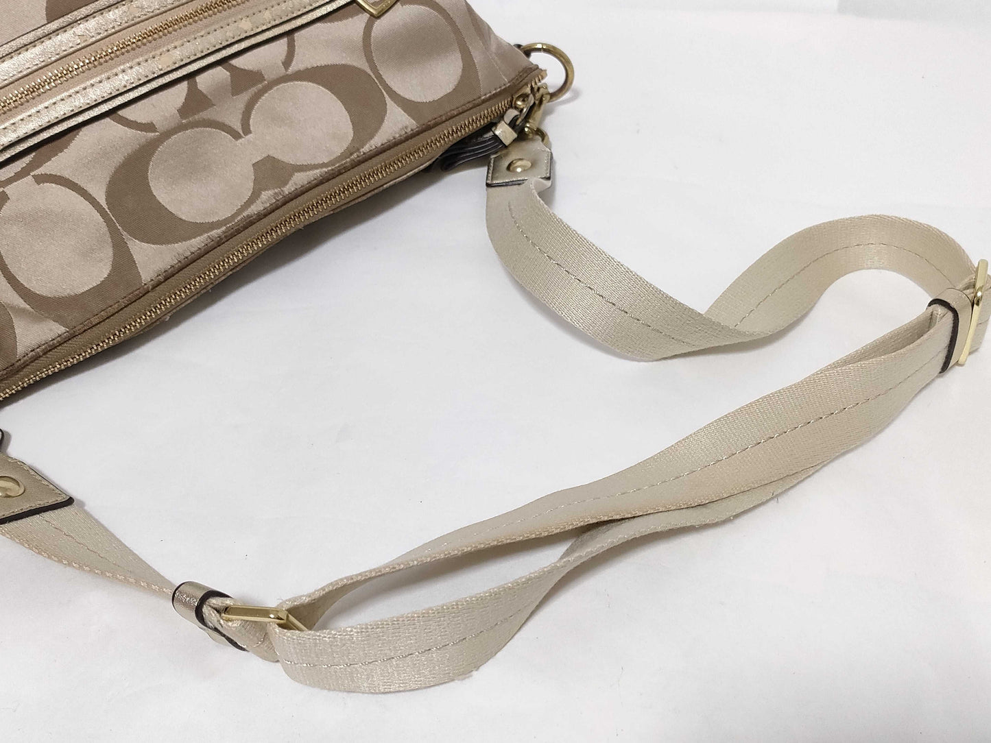 COACH Signature Brand Shoulder Bag