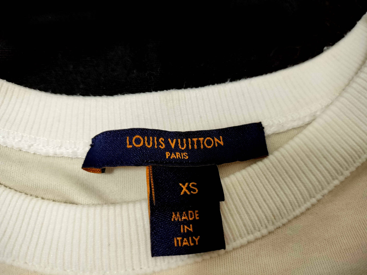 LOUIS VUITTON Louis Vuitton T-shirt, cut and sewn, leather patch, monogram, XS T-shirt