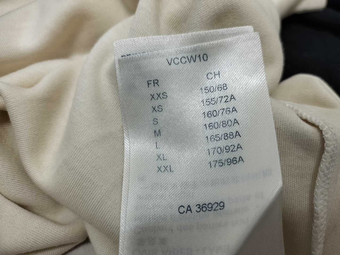 LOUIS VUITTON Louis Vuitton T-shirt, cut and sewn, leather patch, monogram, XS T-shirt