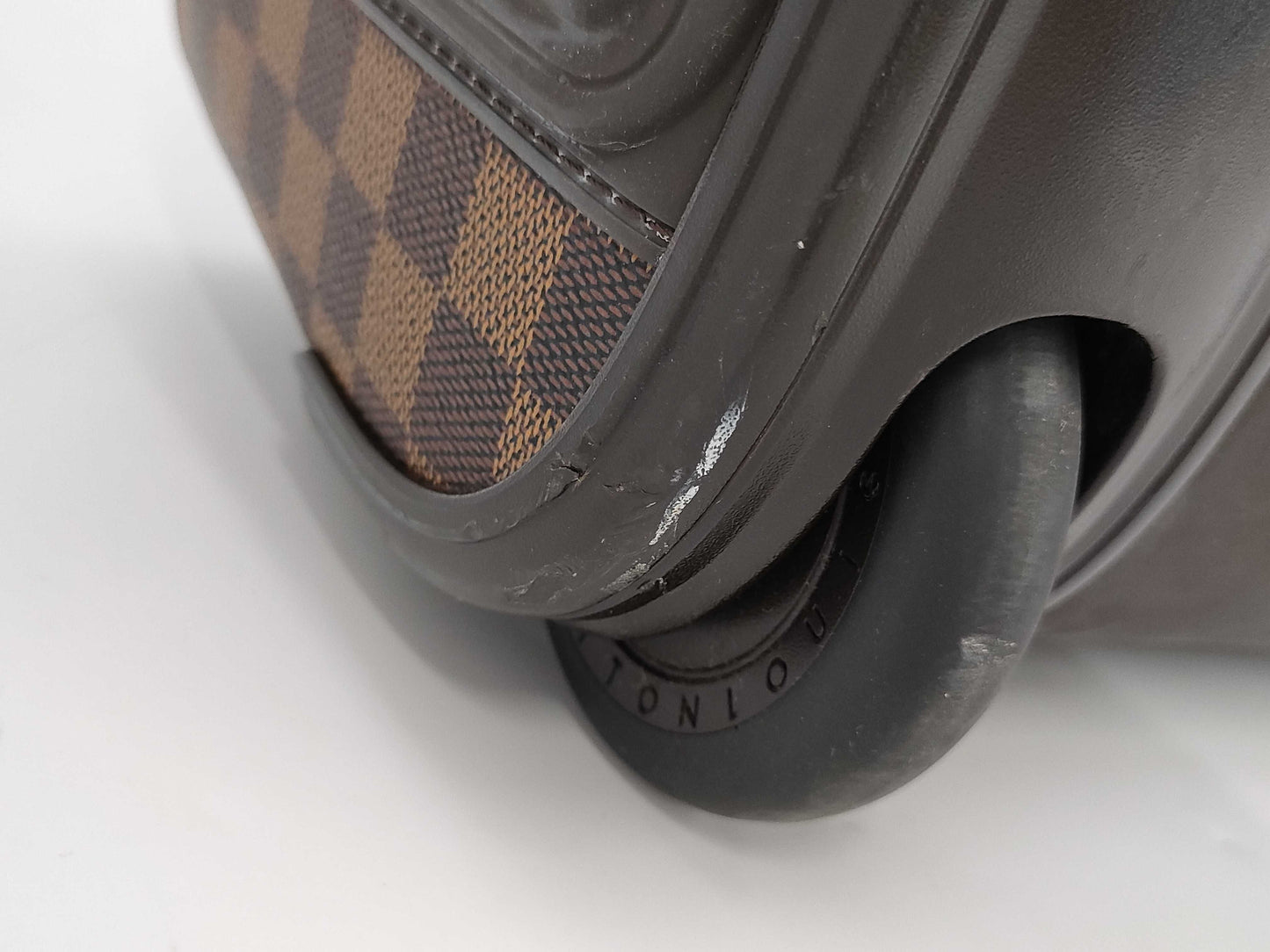 LOUIS VUITTON LOUIS VUITTON Damier Louis Vuitton Damier Pegase 55 Carry Bag