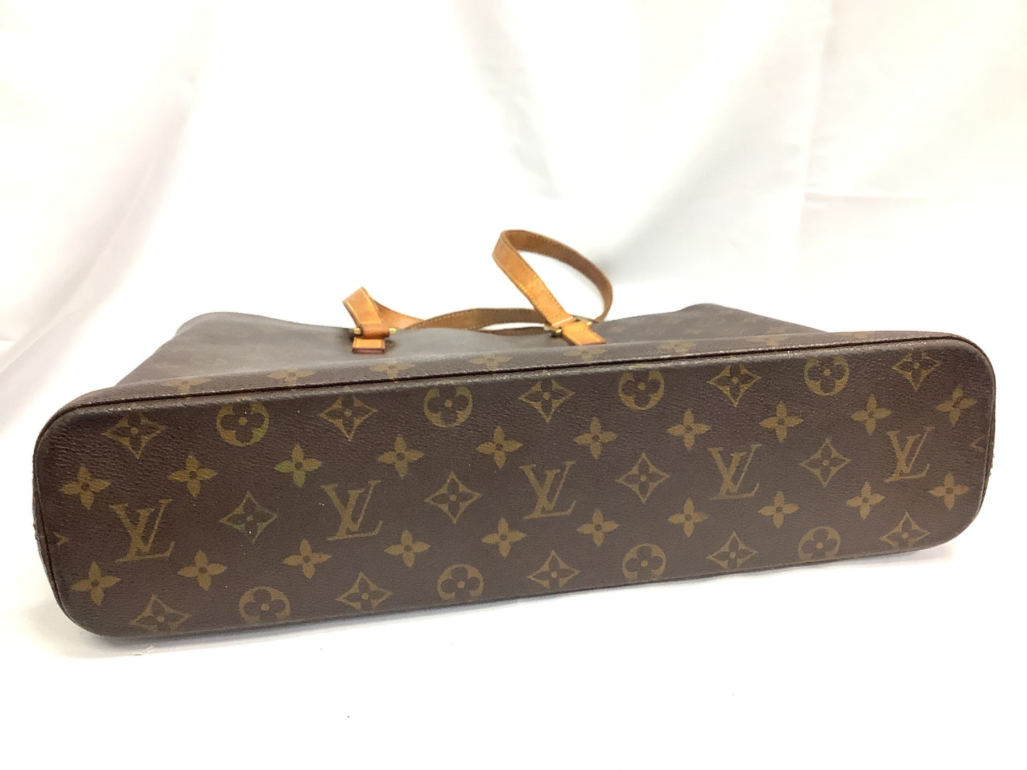 LOUIS VUITTON Luco Tote Bag
