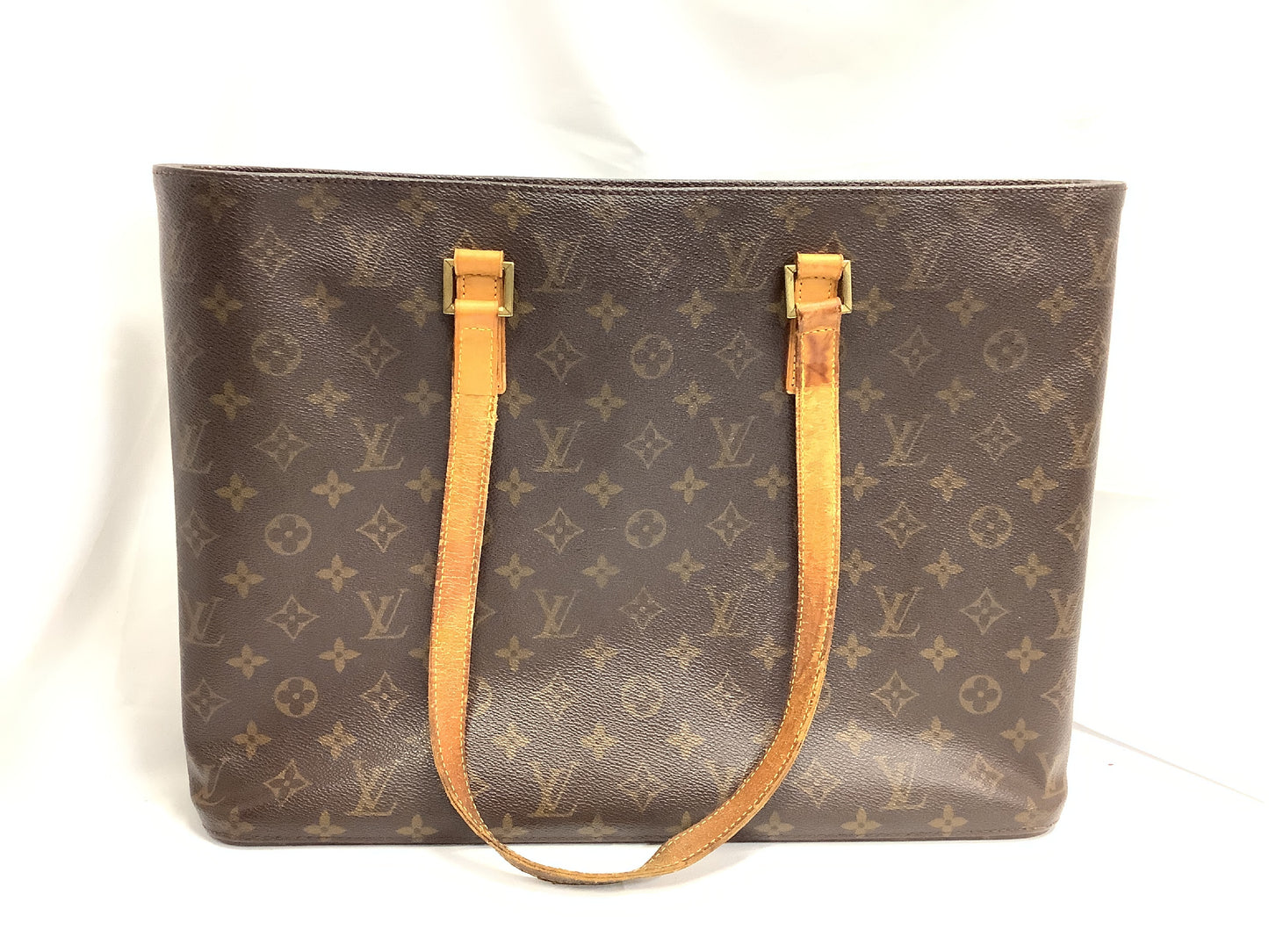 LOUIS VUITTON Luco Tote Bag