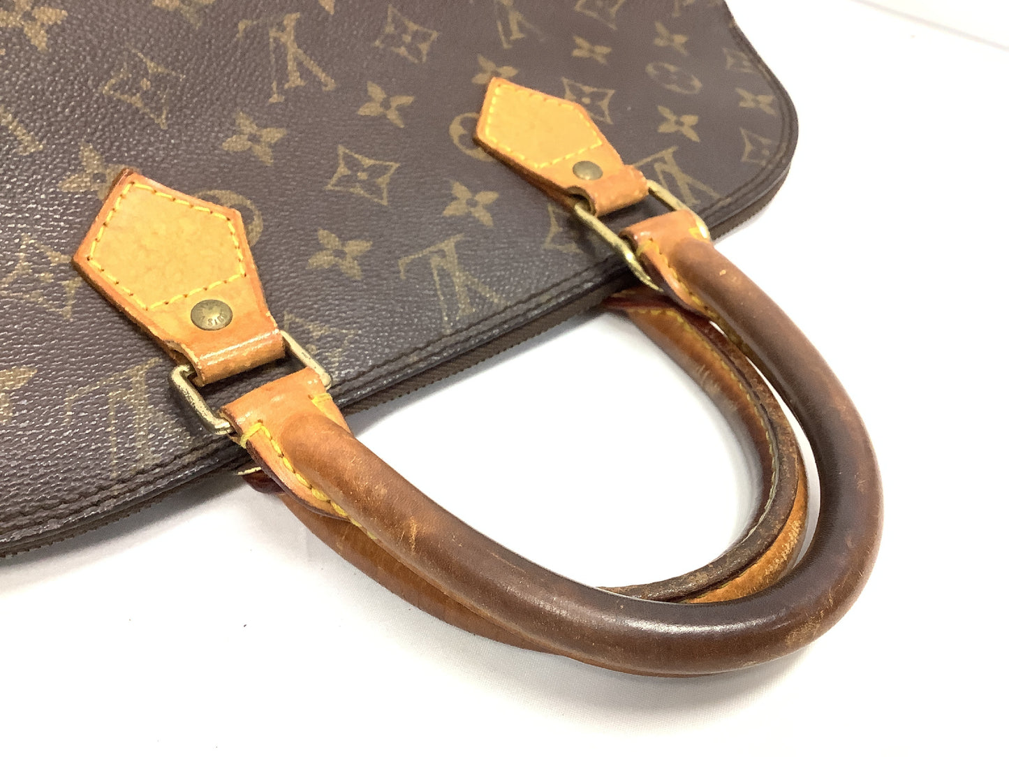 LOUIS VUITTON LOUIS VUITTON Vuitton Monogram Alma Handbag