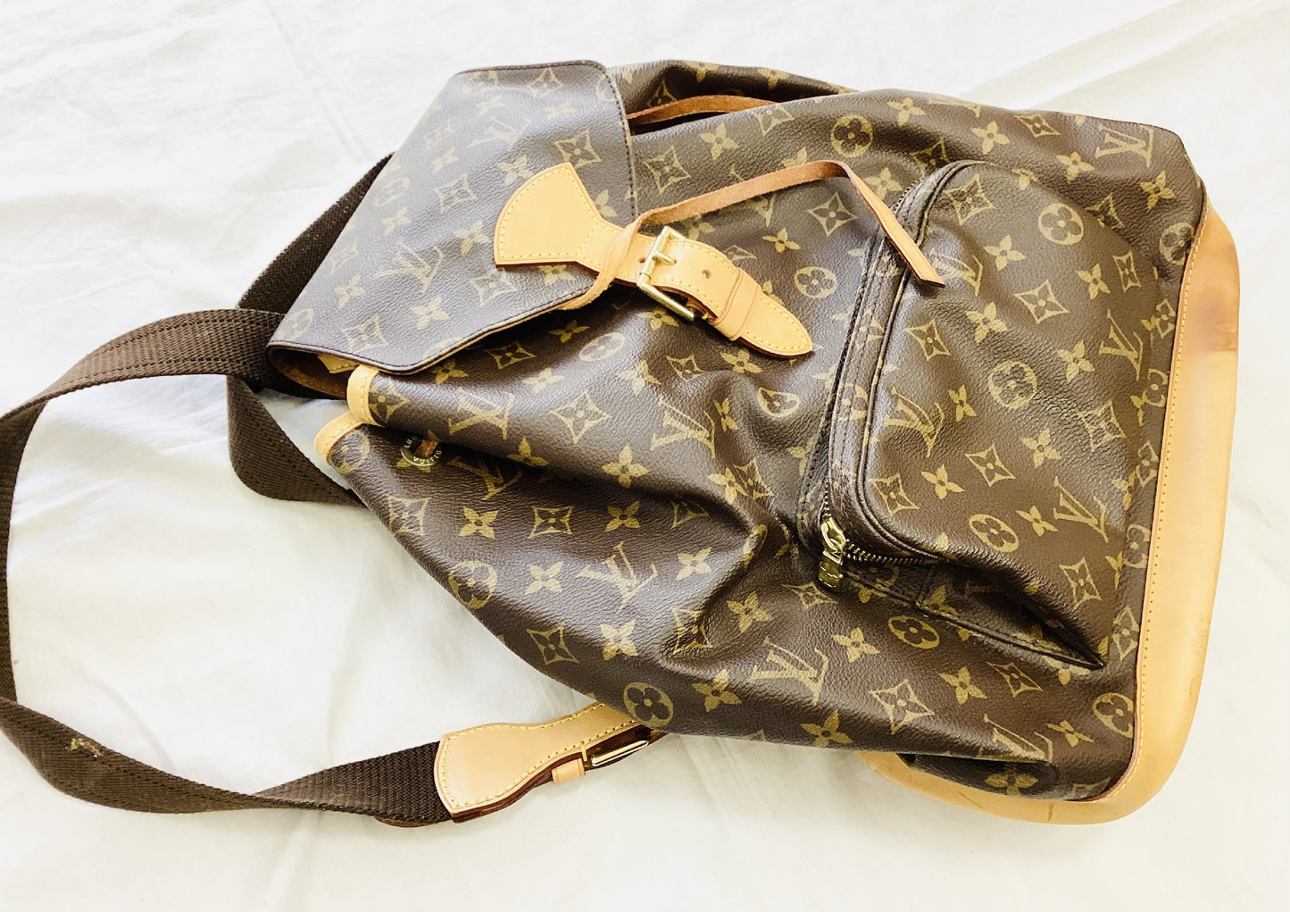 LOUIS VUITTON M51135 Montsouris GM Backpack