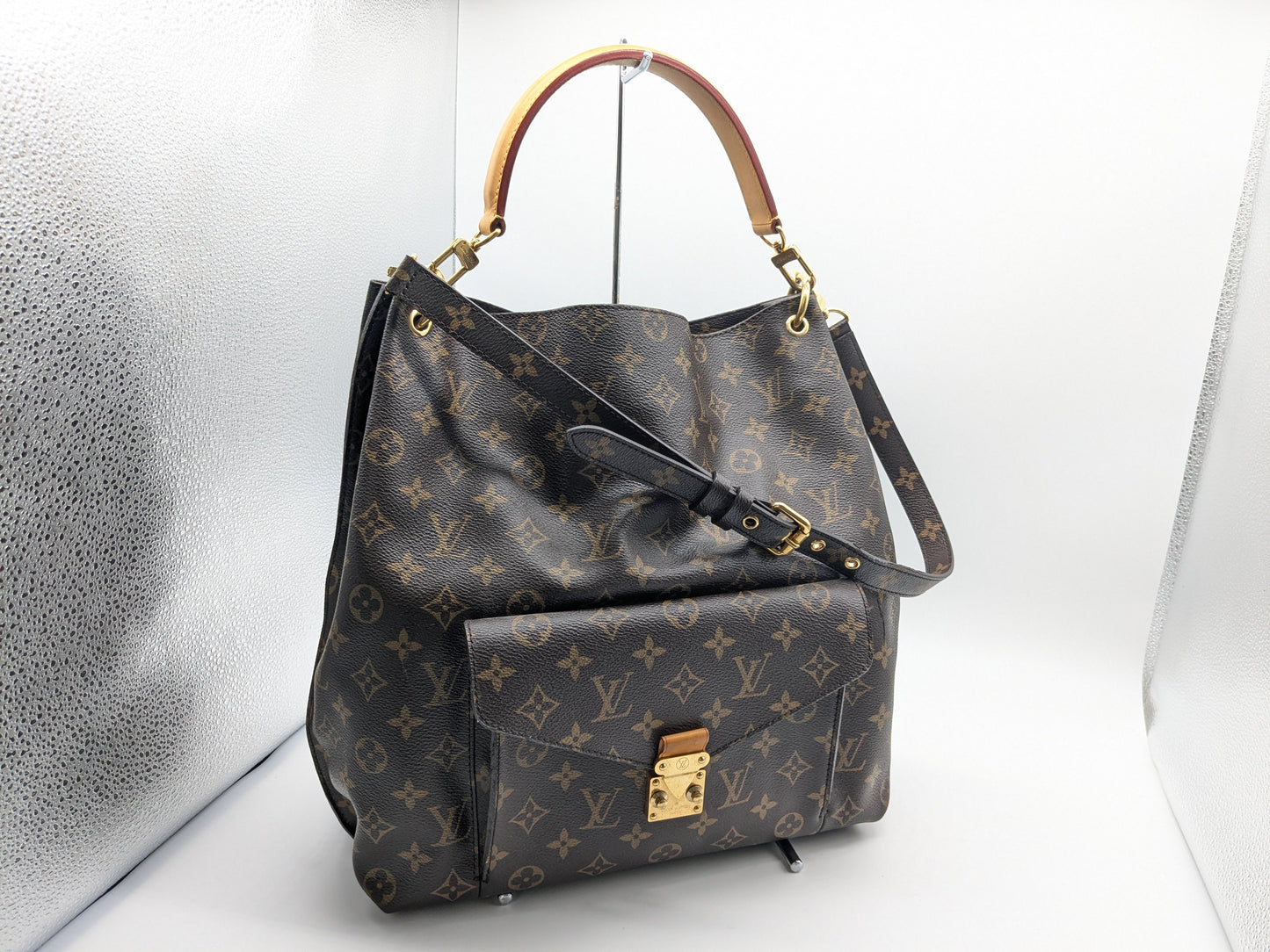 LOUIS VUITTON LOUIS VUITTON LV Monogram Metis Shoulder Bag with Strap