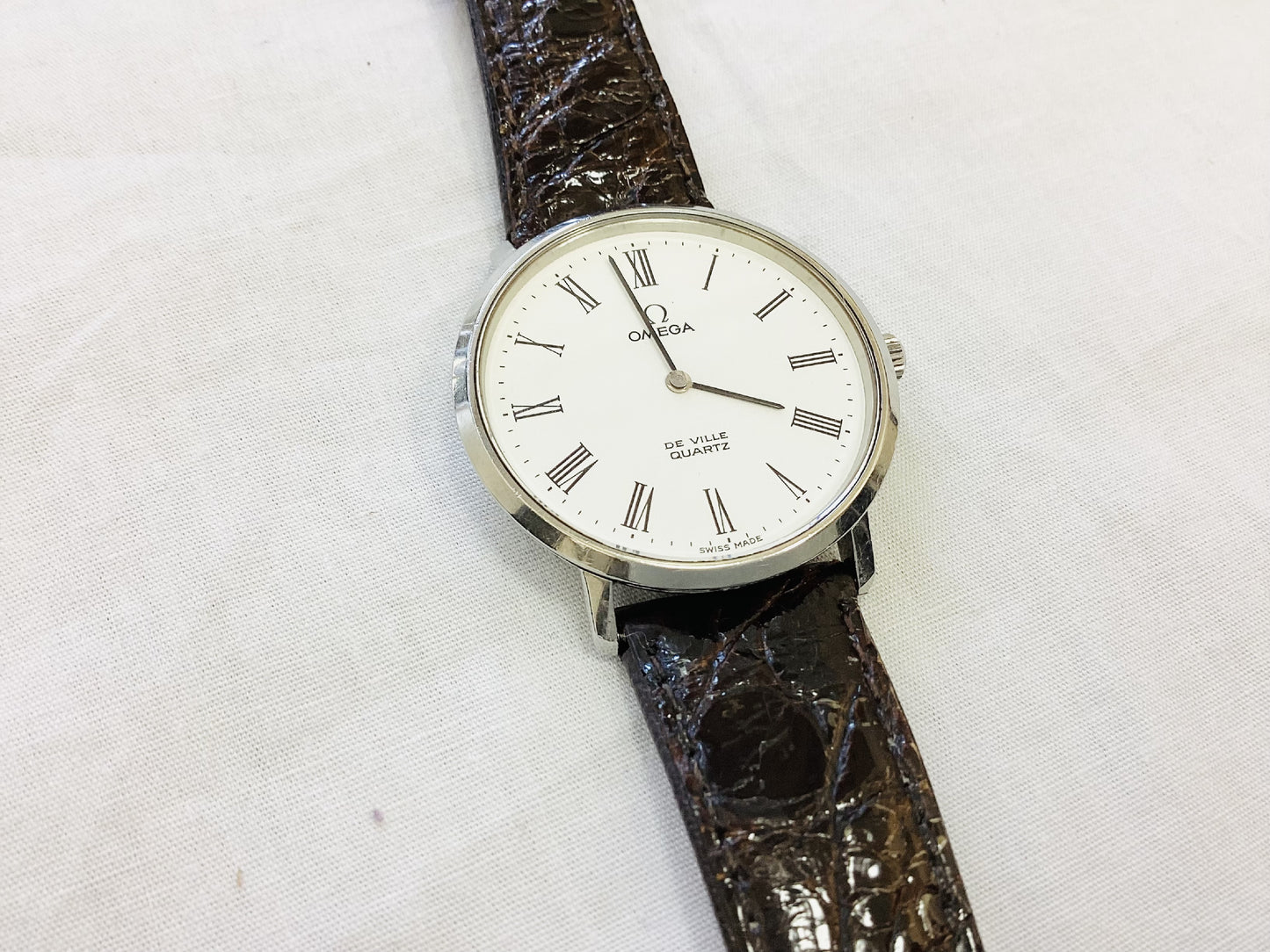 OMEGA Devil Quartz Silver x White Dial Men's Watch