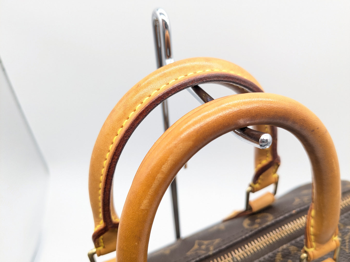 LOUIS VUITTON LV Monogram Speedy 25 Handbag