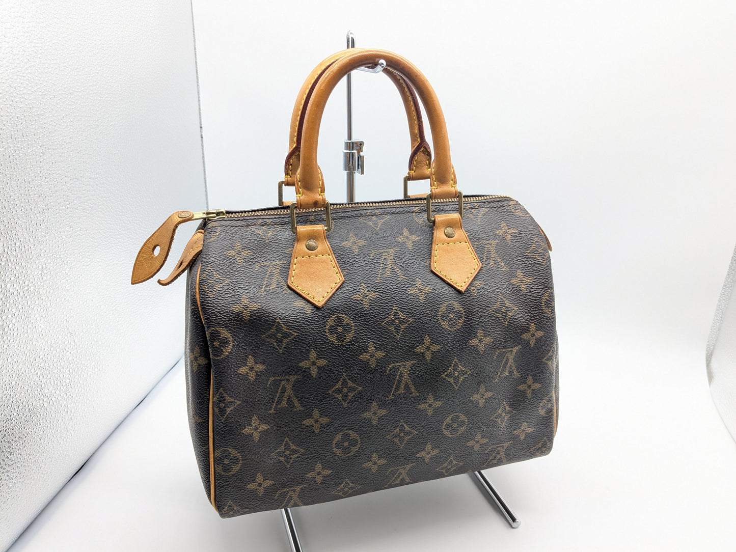 LOUIS VUITTON LV Monogram Speedy 25 Handbag