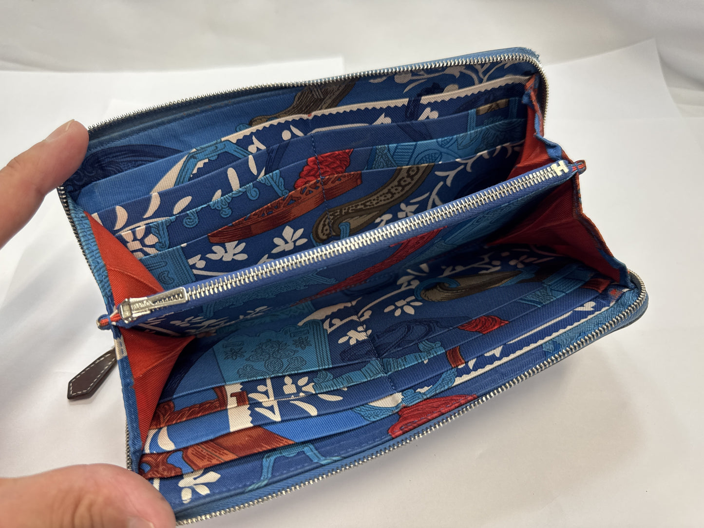 HERMES Azap Long Silk-in Leather Round Zip Long Wallet Blue Wallet