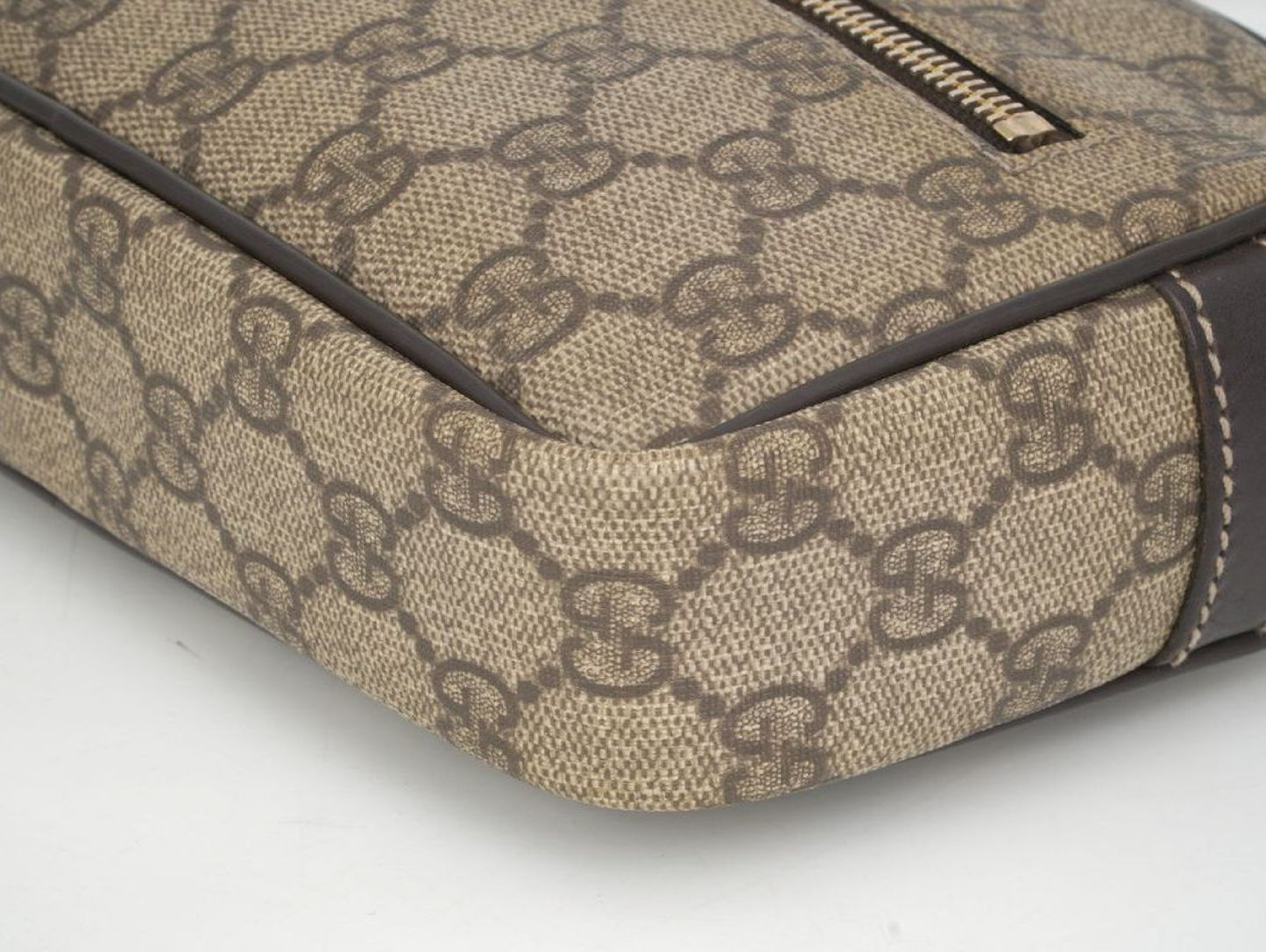 OMEGA GUCCI GG Supreme Gucci Shoulder Bag