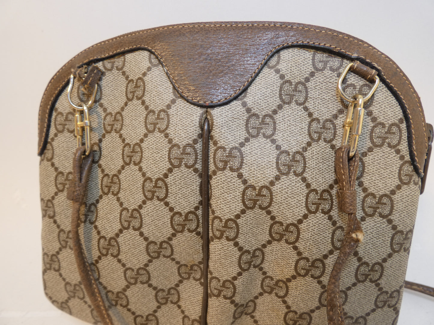 GUCCI GG Supreme Sherry Pochette Shoulder Bag