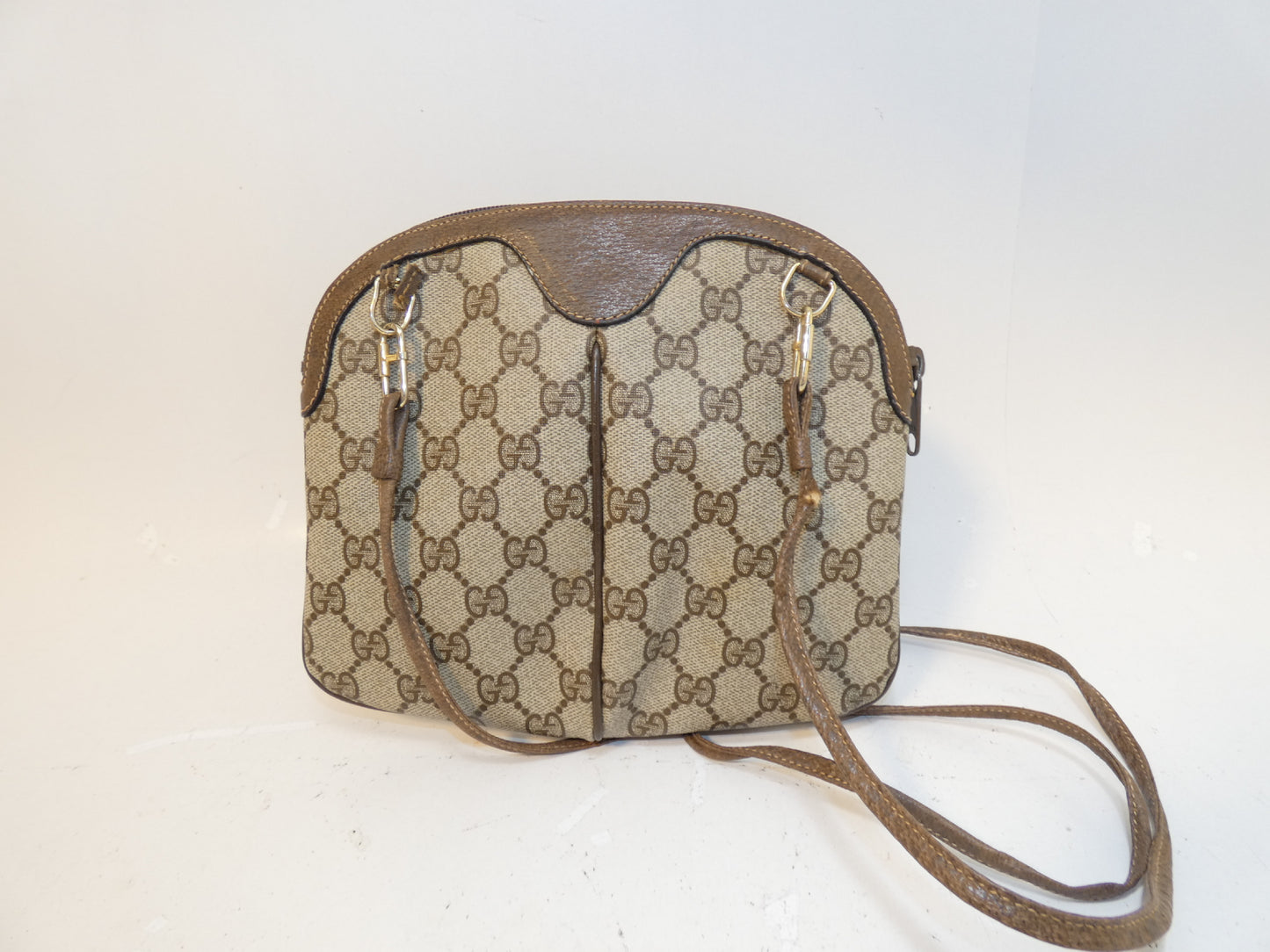 GUCCI GG Supreme Sherry Pochette Shoulder Bag