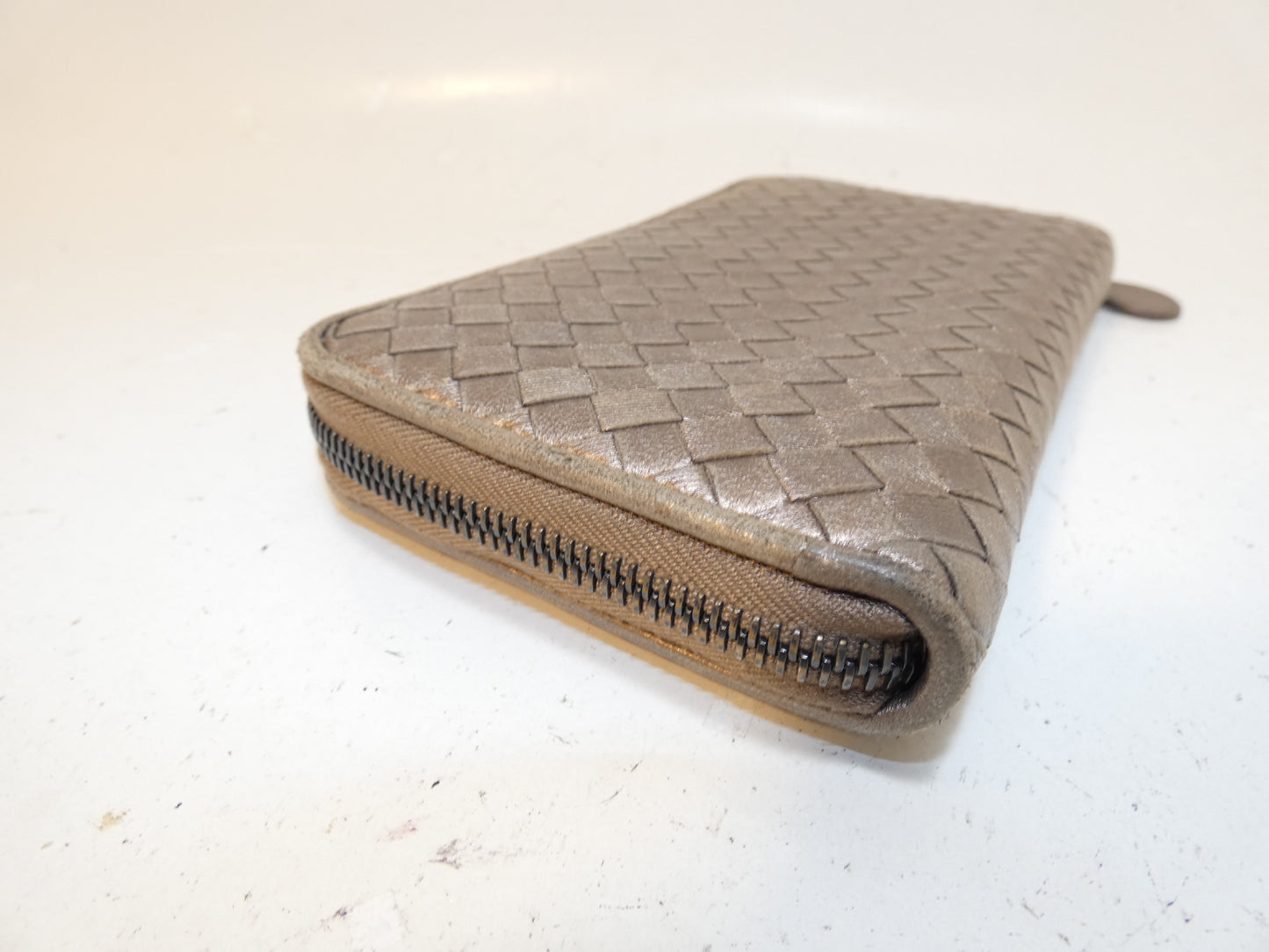 BOTTEGA VENETA BOTTEGA VENETA Intrecciato Round Zip Long Wallet