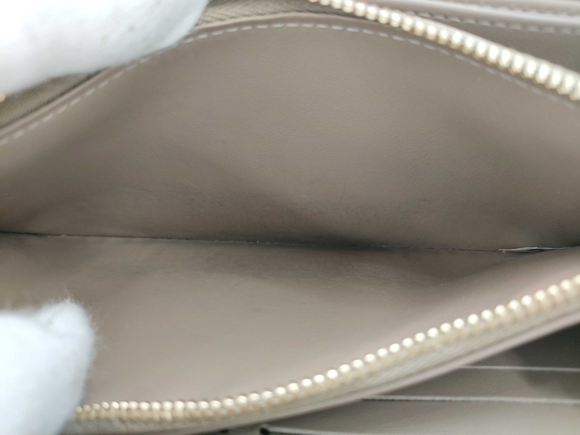 LOUIS VUITTON LOUIS VUITTON LV Empreinte Zippy Wallet