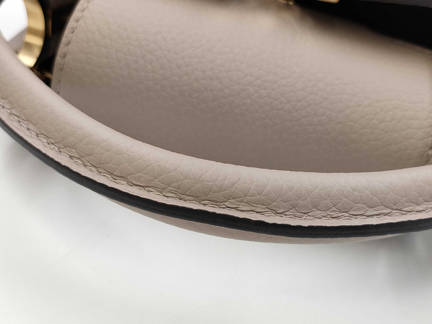 LOUIS VUITTON Taurillon Leather Capucines BB M94634 Accessories: Box, Dust Bag, Shoulder Strap Handbag