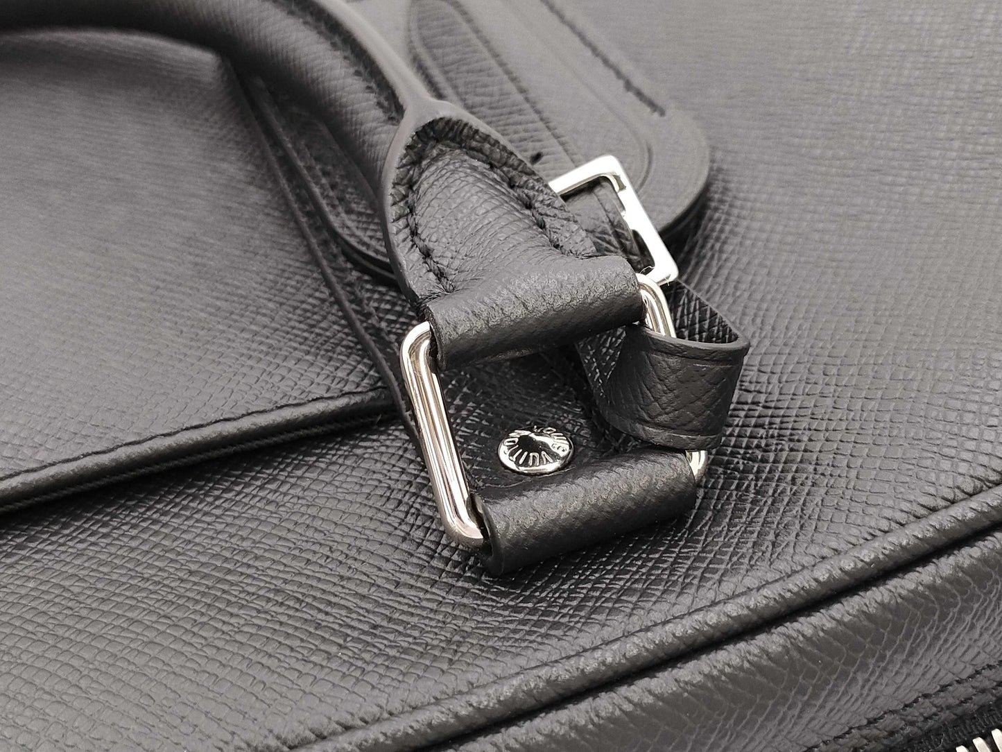 LOUIS VUITTON Taiga Porte-Document Voyage Noir M30925 Accessories: Box/Dust bag Business bag