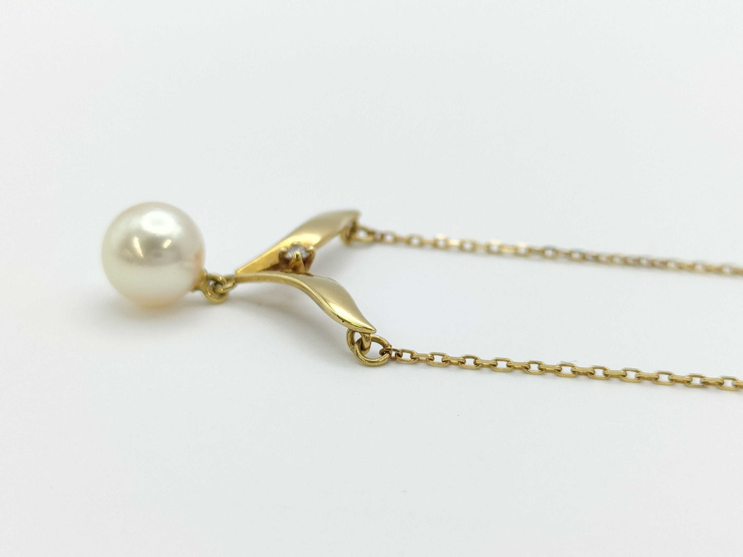 MIKIMOTO Pearl Necklace, approx. 7.0mm diameter, 18K gold, 2.5g