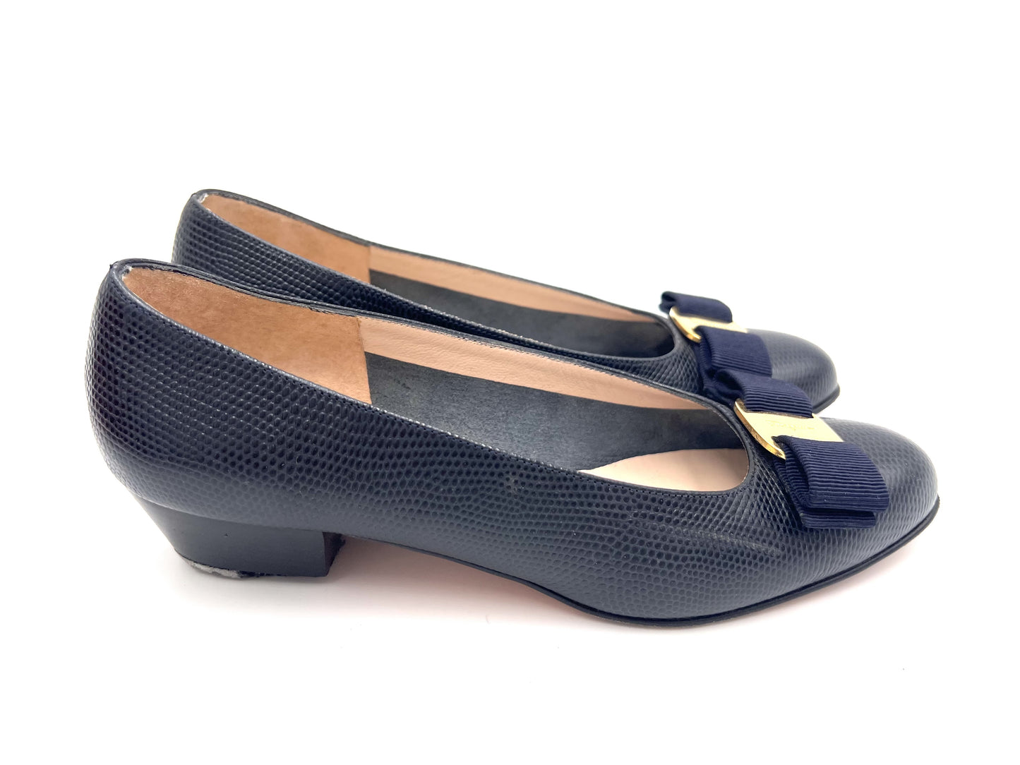 Salvatore Ferragamo Salvatore Ferragamo Vara Ribbon Black Size 6 Pumps