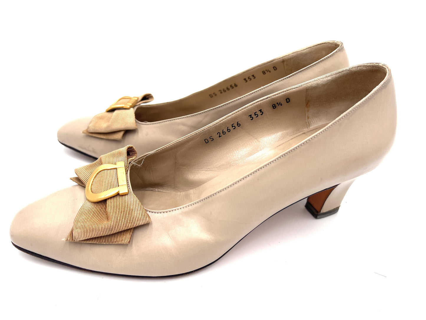 Salvatore Ferragamo Gancini Ribbon Leather Beige Pumps, Size 8 1/2