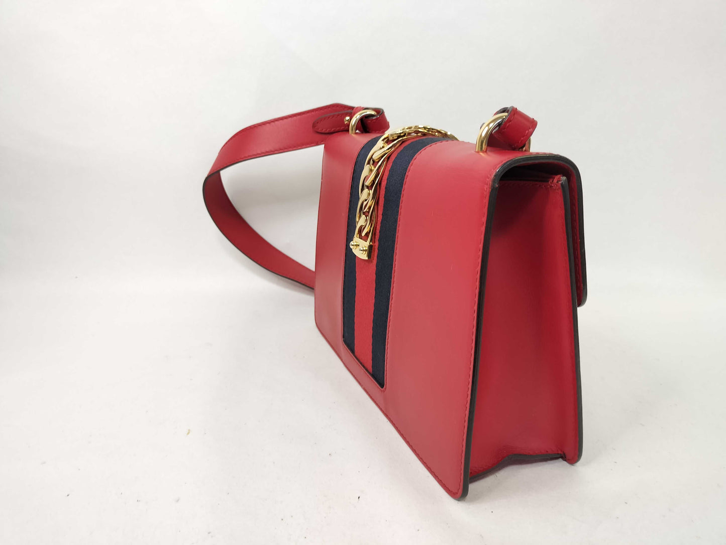 GUCCI GUCCI Sylvie Leather Red Shoulder Bag with Strap