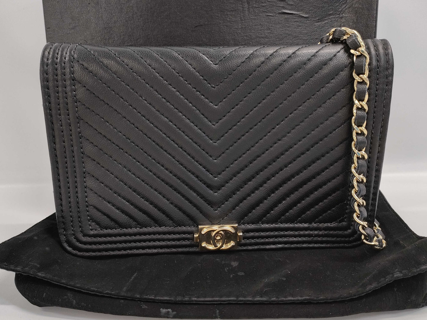 CHANEL Boy Chanel Lamb V-Stitch Chain Wallet Shoulder Bag