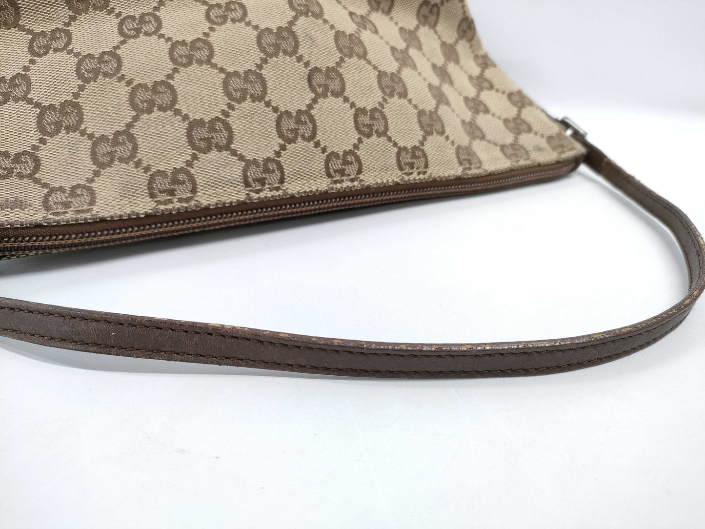 GUCCI Canvas Pouch with Broken Zipper Pull
