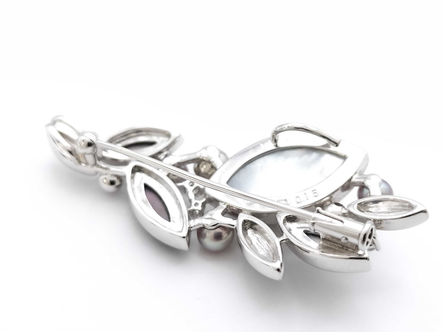 TASAKI Pearl and Shell D0.15ct K18WG 12.1g Brooch