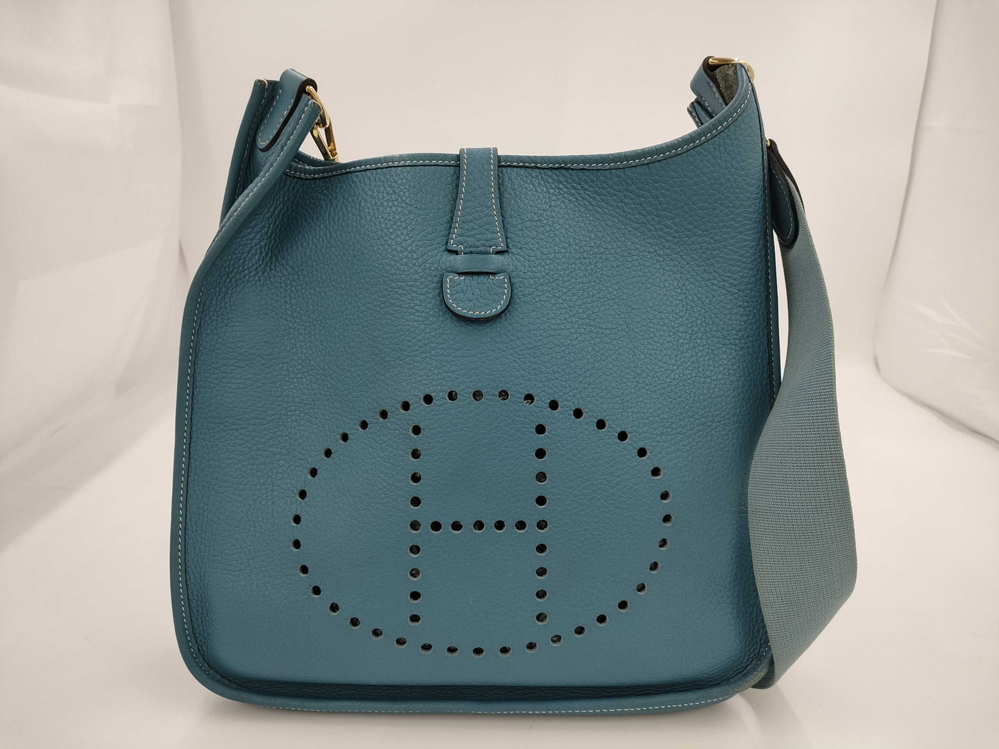 HERMES Evelyn Evelyn Taurillon Blue Jean F Stamped Shoulder Bag