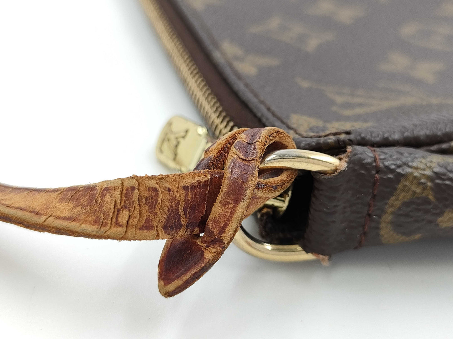 LOUIS VUITTON Monogram Louis Vuitton Pochette Accessoires Handbag