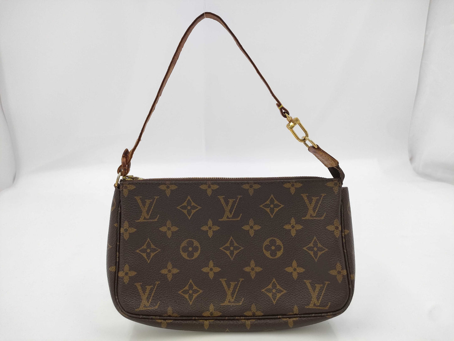 LOUIS VUITTON Monogram Louis Vuitton Pochette Accessoires Handbag