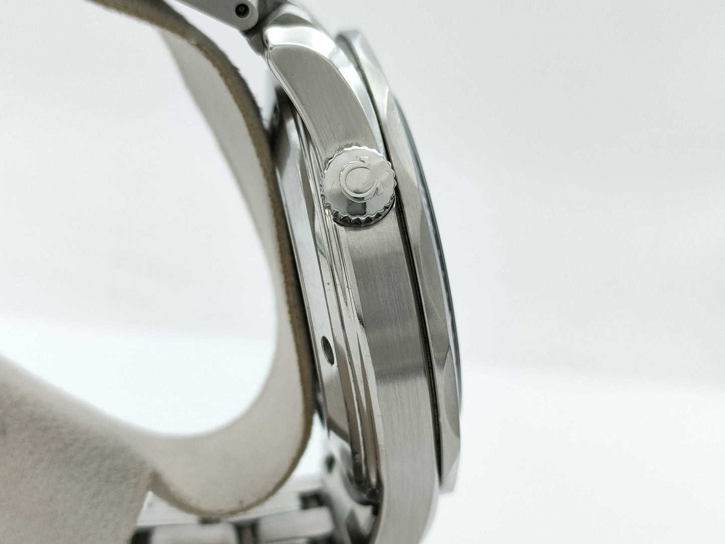OMEGA 212.30.41.61.01.001 90874147 Quartz Men's Watch