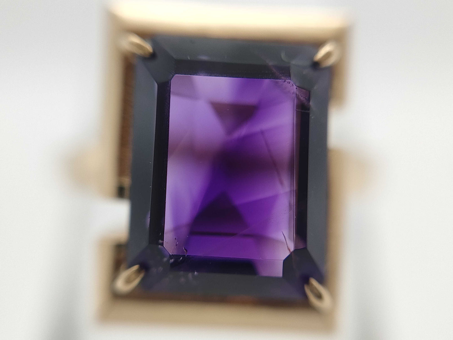 Amethyst 18K 3.7g Ring