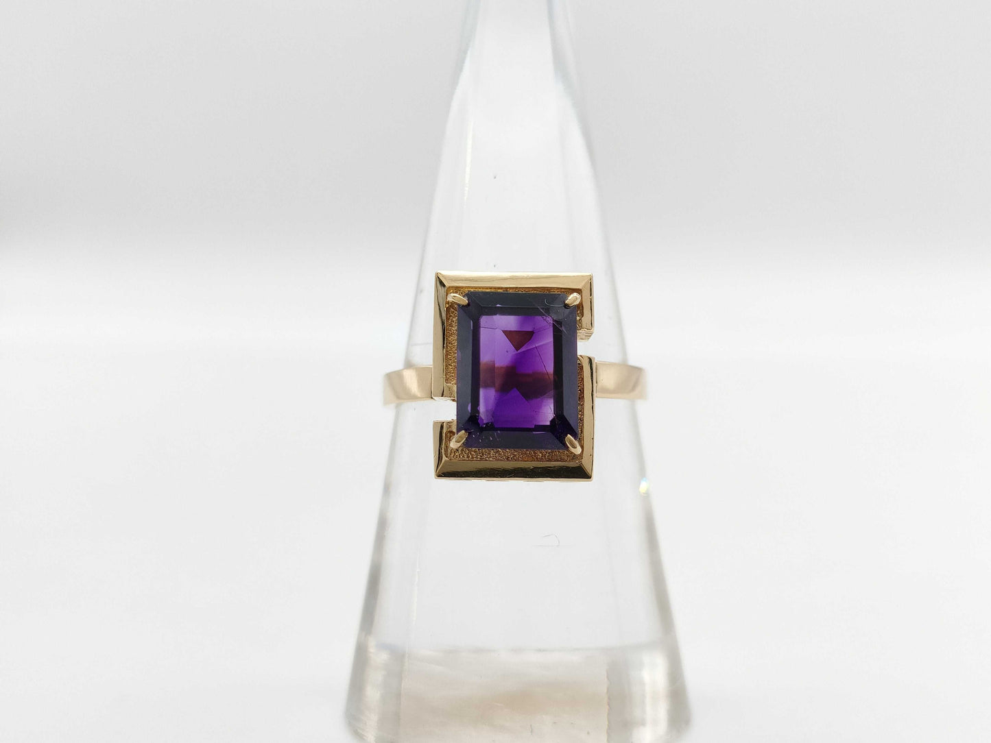 Amethyst 18K 3.7g Ring