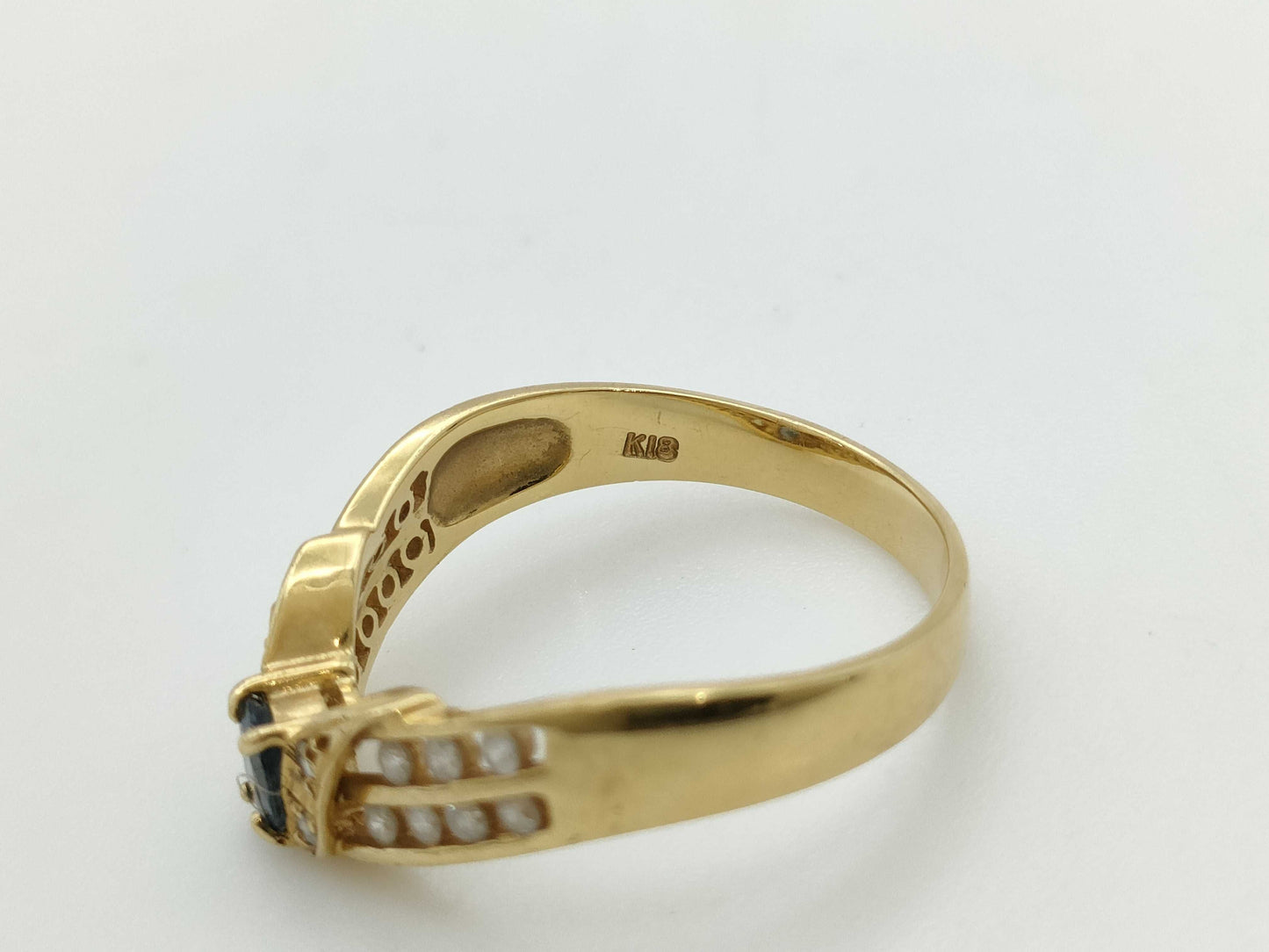 Sapphire and Diamond 18K 2.9g Ring