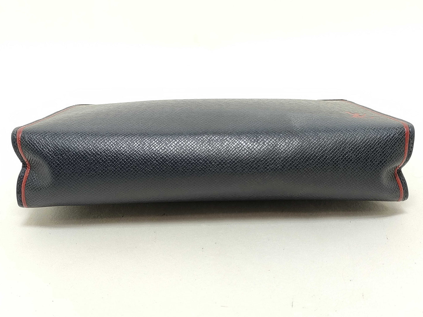 LOUIS VUITTON LOUIS VUITTON Taiga Louis Vuitton Bag LV Taiga Pochette Voyage MM Blue Marine M63394 Second Bag