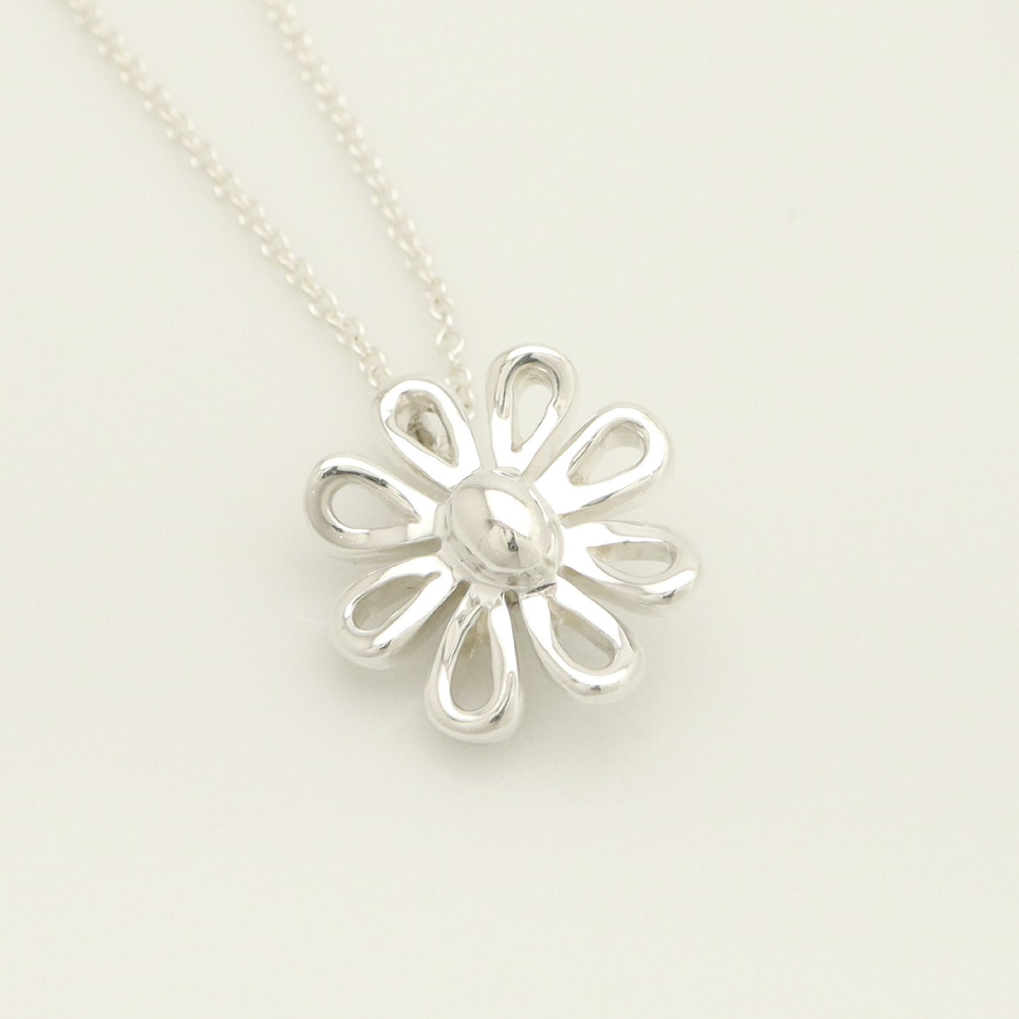 Tiffany & Co. Daisy Flower Necklace Pendant, Silver 925, Weight 3.44g