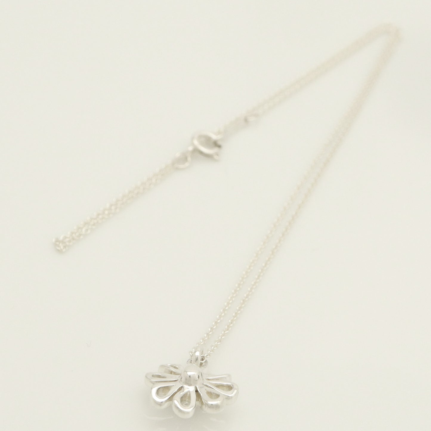 Tiffany & Co. Daisy Flower Necklace Pendant, Silver 925, Weight 3.44g