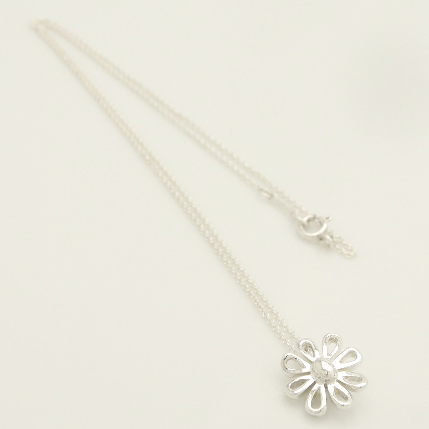 Tiffany & Co. Daisy Flower Necklace Pendant, Silver 925, Weight 3.44g