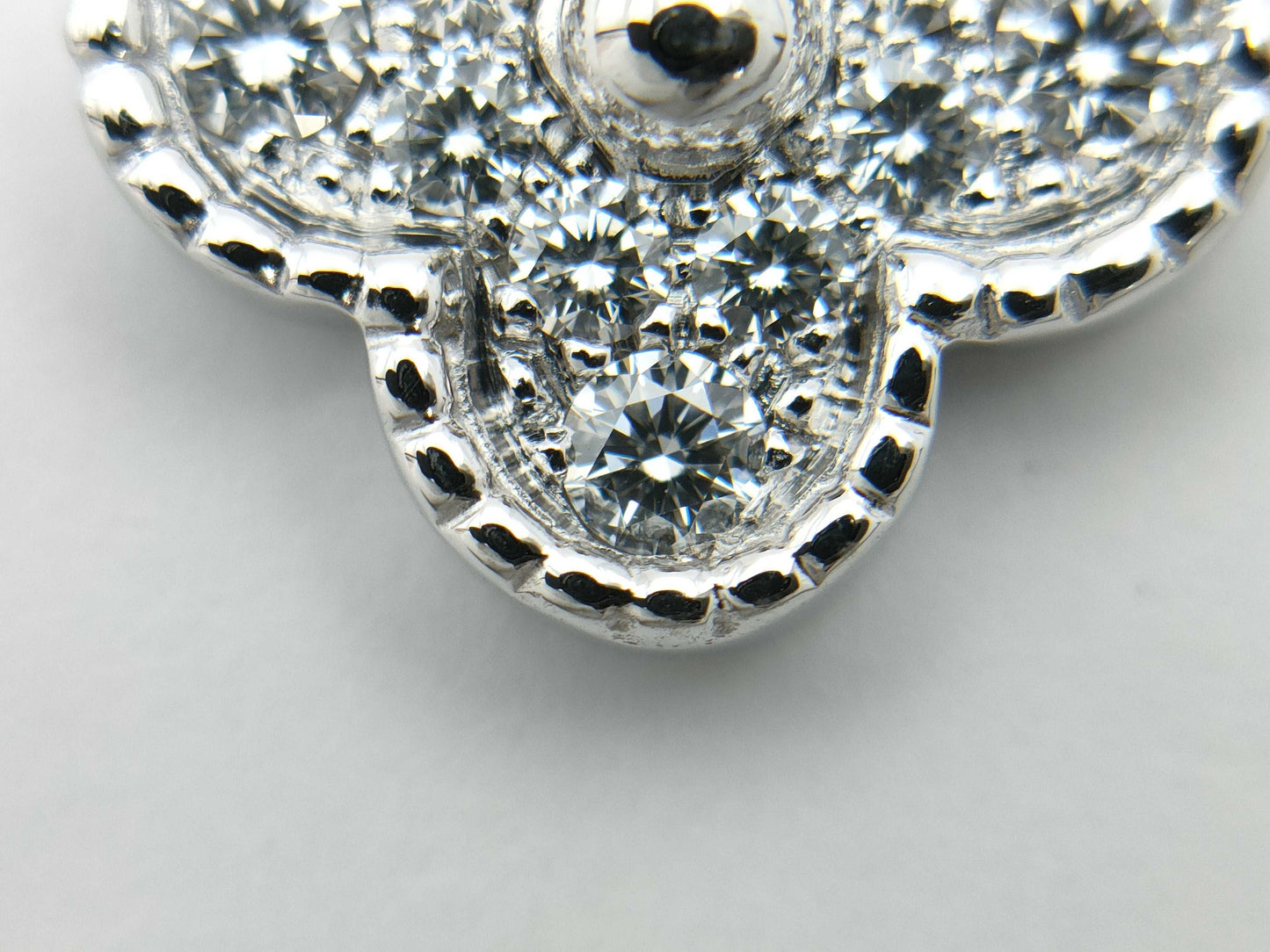Van Cleef & Arpels Vintage Alhambra Diamond Necklace in 750 White Gold, 6.0g