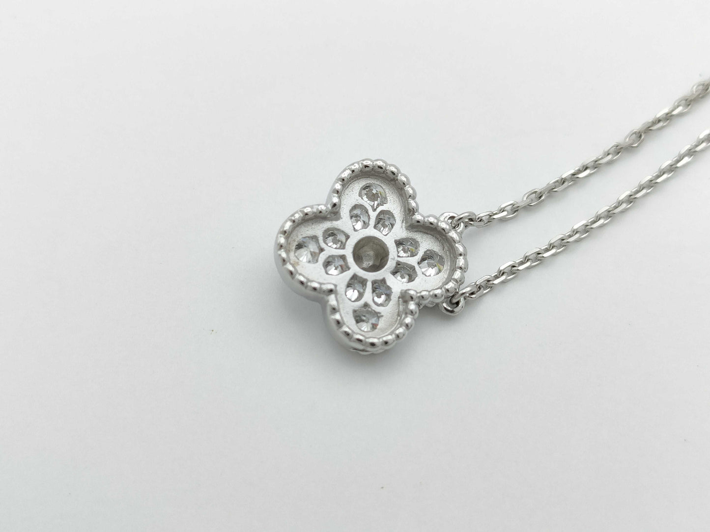 Van Cleef & Arpels Vintage Alhambra Diamond Necklace in 750 White Gold, 6.0g