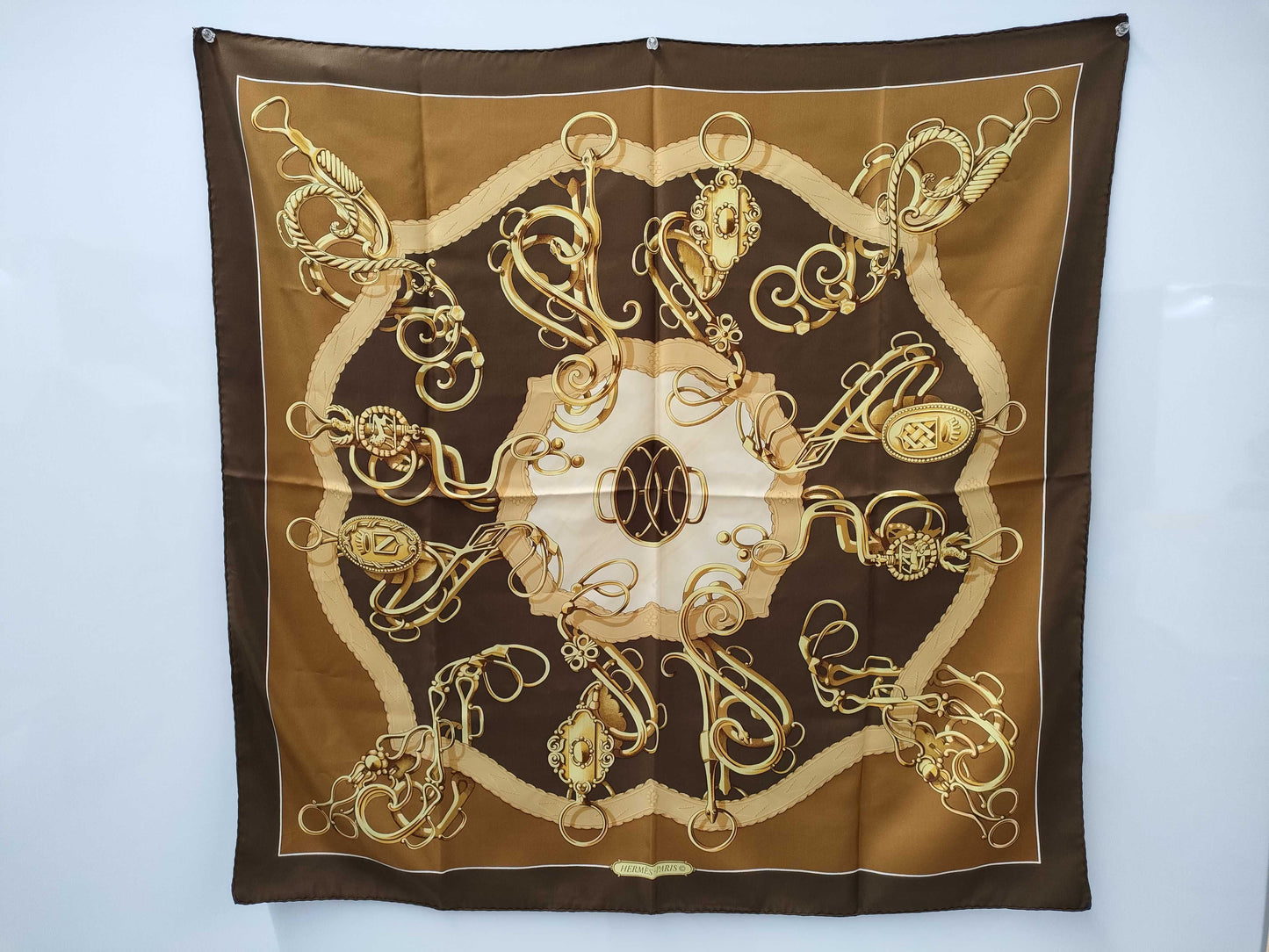 HERMES Carré 90 Lift Profile Scarf