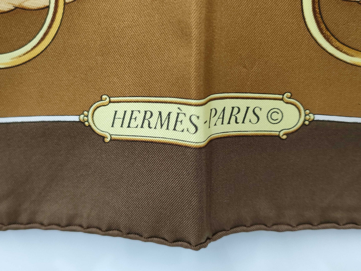 HERMES Carré 90 Lift Profile Scarf