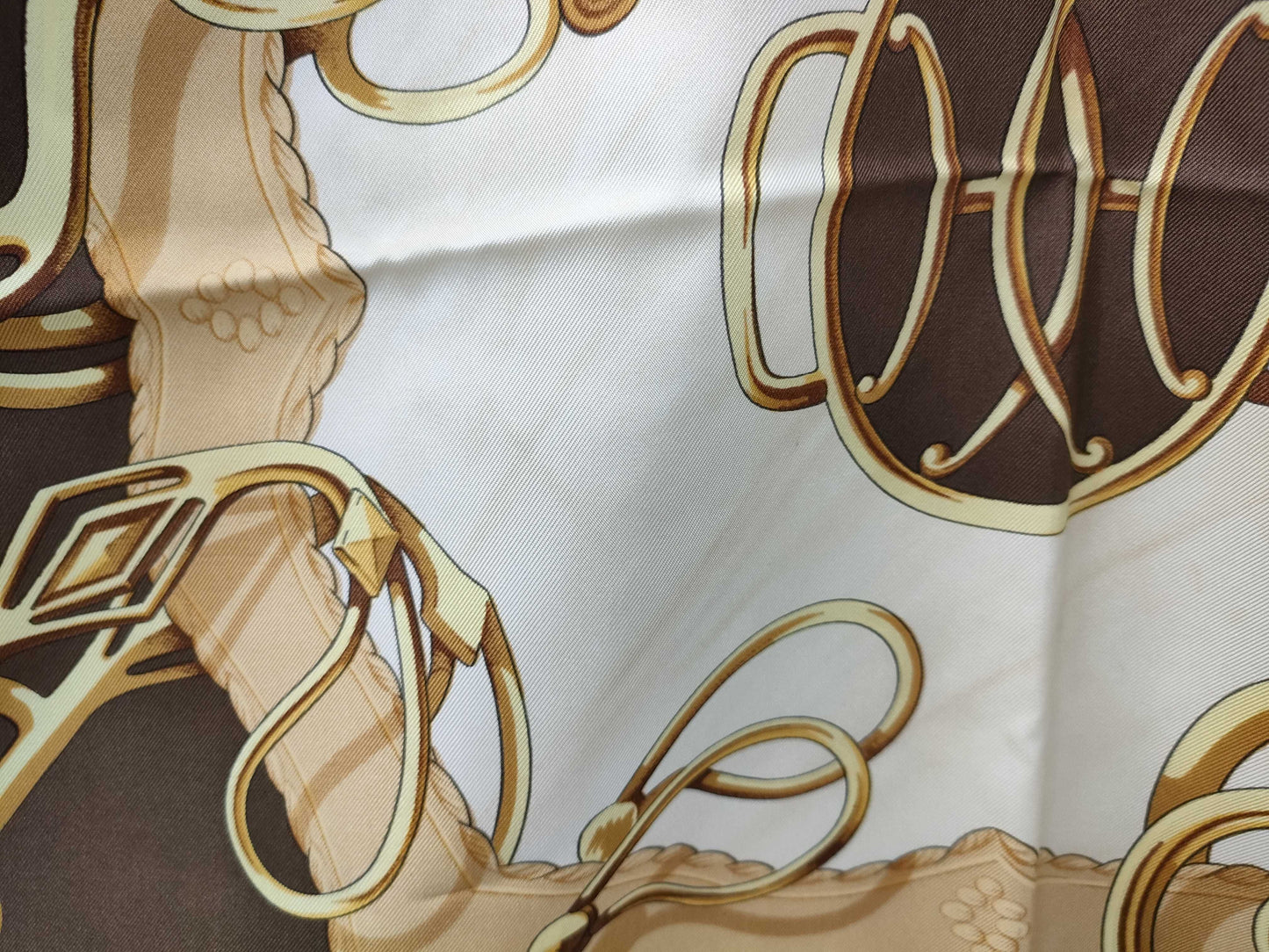 HERMES Carré 90 Lift Profile Scarf