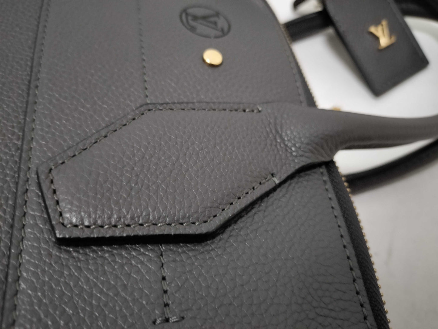 LOUIS VUITTON City Steamer MM Handbag