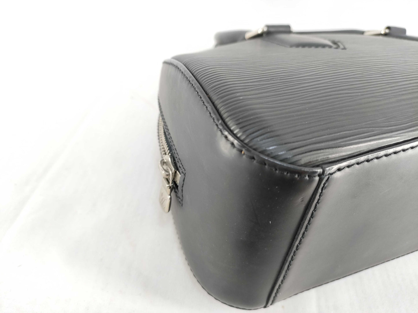LOUIS VUITTON Epi Jasmine Noir Handbag M52082